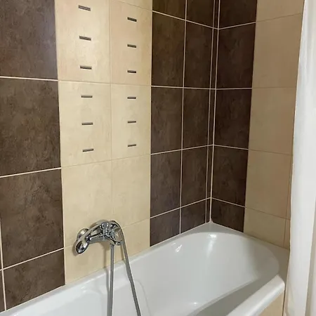 아파트 Rock In The Yard 칼람파카